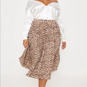 PrettyLittleThing Snake Print Pleated Midi Skirt